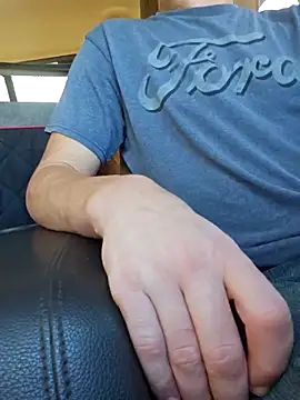 Snapshot of REDHAMMER_ chatting on 6, 11, 2025 REDHAMMER online show from 6, 11, 2025