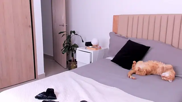 AnaHenao online show from 25, 9, 2025