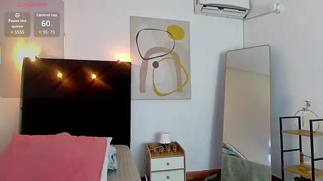 Snapshot of littleebonny chatting on 18, 5, 2026 littleebonny online show from 18, 5, 2026