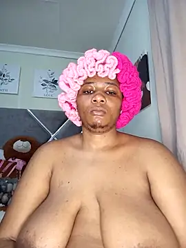 Snapshot of CocoBootyyy chatting on 11, 10, 2025 CocoBootyyy online show from 11, 10, 2025