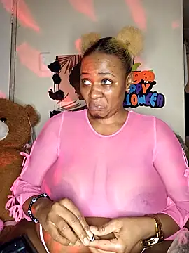 Snapshot of CocoBootyyy chatting on 29, 10, 2025 CocoBootyyy online show from 29, 10, 2025