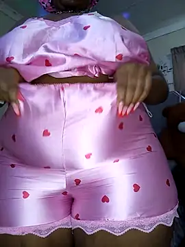 Snapshot of CocoBootyyy chatting on 13, 11, 2025 CocoBootyyy online show from 13, 11, 2025