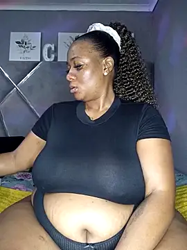 CocoBootyyy online show from 18, 4, 2026