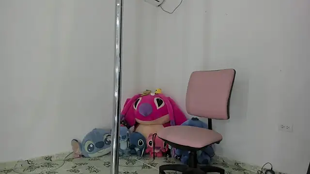 Lissa petite online show from 5, 1, 2025