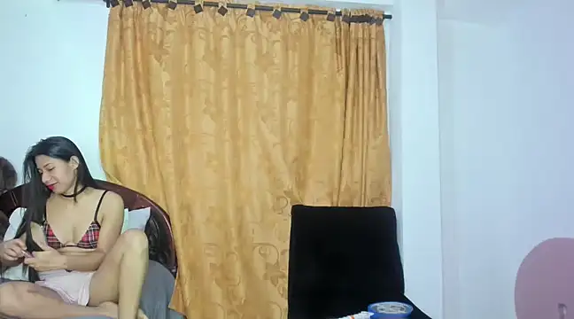 Lissa petite online show from 3, 3, 2025