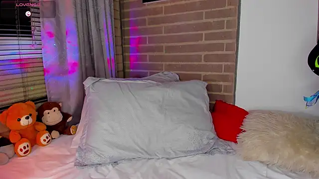 liam oficial02 online show from 6, 2, 2026