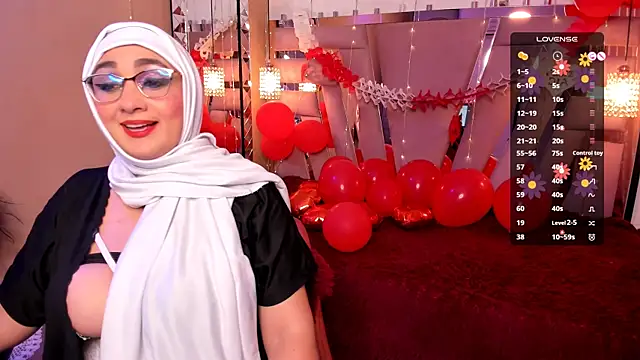 Snapshot of HijabiMilf chatting on 12, 2, 2025 HijabiMilf online show from 12, 2, 2025