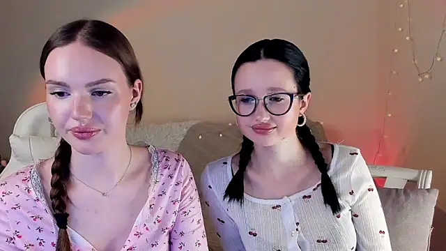 Snapshot of MishkaMe chatting on 30, 11, 2025 MishkaMe online show from 30, 11, 2025