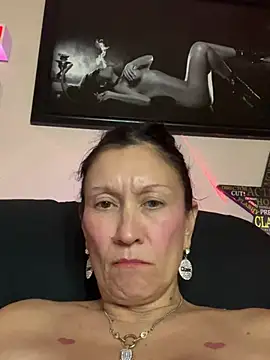 Snapshot of TheDime chatting on 8, 6, 2026 TheDime online show from 8, 6, 2026