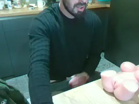 Snapshot of giorgakaci69 chatting on 30, 12, 2024 giorgakaci69 online show from 30, 12, 2024