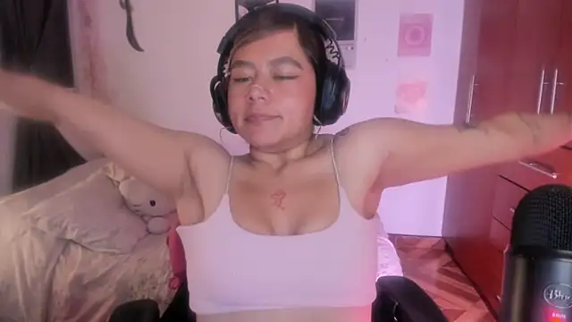 StephaniFox online show from 8, 3, 2026