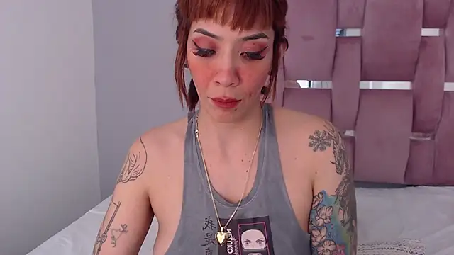 Snapshot of EmiliaKurt chatting on 15, 1, 2025 EmiliaKurt online show from 15, 1, 2025