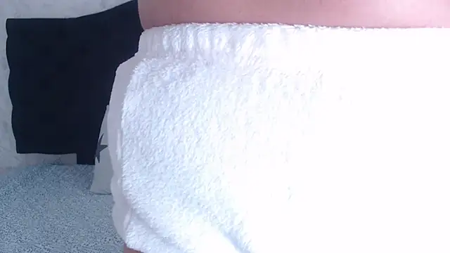 Snapshot of EmiliaKurt chatting on 15, 9, 2025 EmiliaKurt online show from 15, 9, 2025