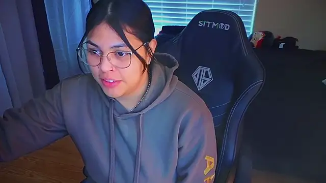 miacanela xo online show from 22, 2, 2025