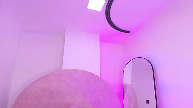 Snapshot of vale_ross_ chatting on 11, 1, 2026 vale ross online show from 11, 1, 2026