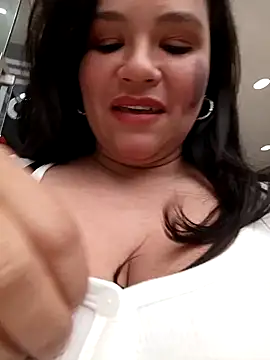 Snapshot of Julieta-tits chatting on 4, 12, 2024 Julieta-tits online show from 4, 12, 2024