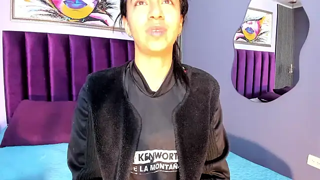 Tamaraakins online show from 1, 3, 2025