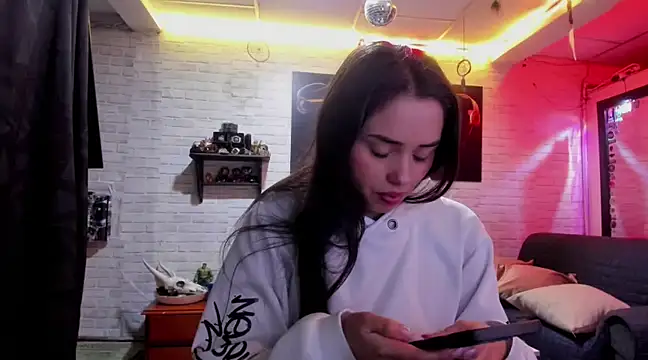 Kimmymadison- online show from 20, 2, 2025