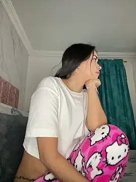 Snapshot of Kimmymadison- chatting on 29, 4, 2026 Kimmymadison- online show from 29, 4, 2026