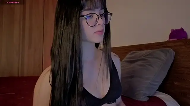 Roxxy mora online show from 28, 6, 2026