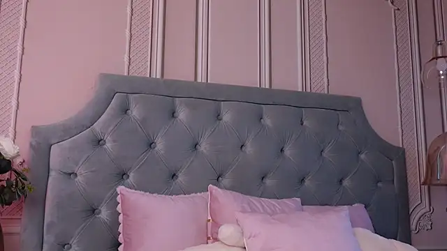 LucyAddison online show from 30, 10, 2025