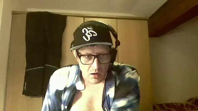 Bigthroaterboy online show from 10, 12, 2024