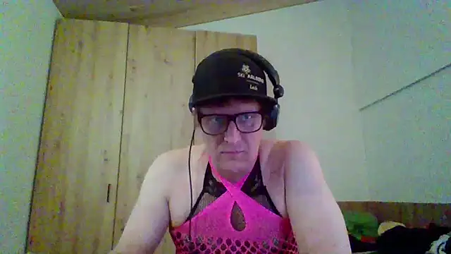 Bigthroaterboy online show from 13, 9, 2025