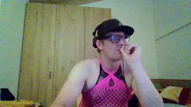 Bigthroaterboy online show from 14, 9, 2025