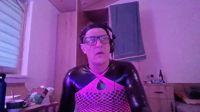 Bigthroaterboy online show from 3, 10, 2025