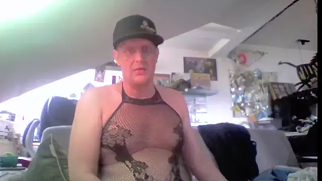Bigthroaterboy online show from 11, 6, 2026