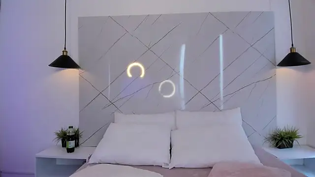 ANTONELLA  ROUSE  online show from 1, 12, 2025