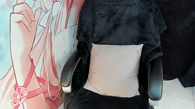 Snapshot of AllysonMilf69 chatting on 19, 9, 2025 AllysonMilf69 online show from 19, 9, 2025