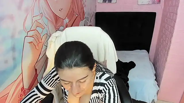 Snapshot of AllysonMilf69 chatting on 4, 10, 2025 AllysonMilf69 online show from 4, 10, 2025