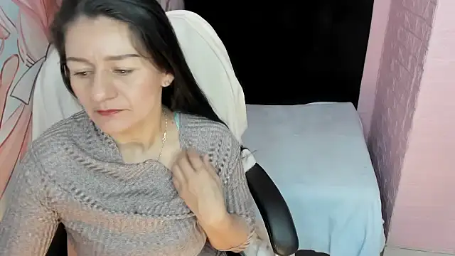 Snapshot of AllysonMilf69 chatting on 5, 10, 2025 AllysonMilf69 online show from 5, 10, 2025