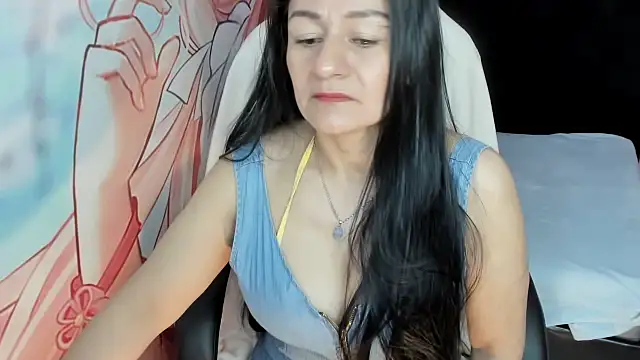 Snapshot of AllysonMilf69 chatting on 8, 10, 2025 AllysonMilf69 online show from 8, 10, 2025