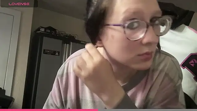 Snapshot of YandereDemon chatting on 7, 10, 2025 YandereDemon online show from 7, 10, 2025