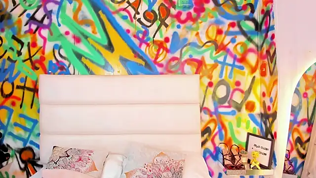 Liana Bernocchi online show from 5, 2, 2026