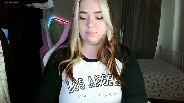 Snapshot of Roxy_Sakura chatting on 22, 1, 2025 Roxy Sakura online show from 22, 1, 2025