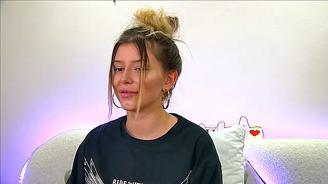 LiliaBianka online show from 17, 2, 2025