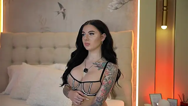 Snapshot of CarolinePrescott chatting on 27, 5, 2026 CarolinePrescott online show from 27, 5, 2026