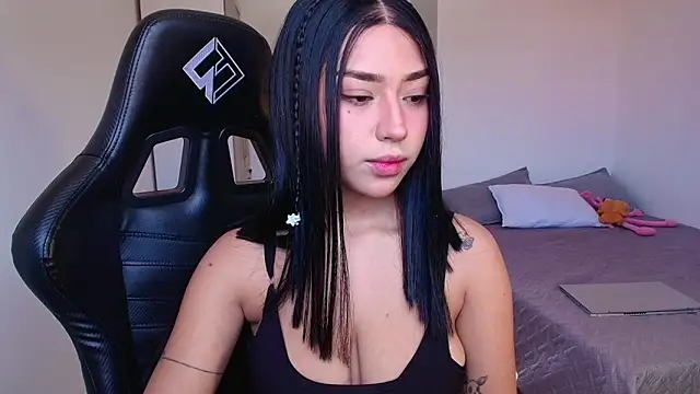 EmilyPaynne online show from 12, 1, 2025