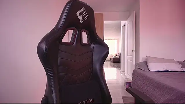 EmilyPaynne online show from 27, 2, 2025