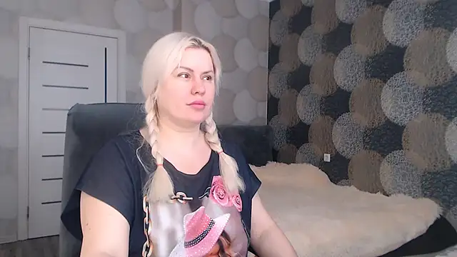 Snapshot of natusik chatting on 22, 3, 2025 natusik online show from 22, 3, 2025