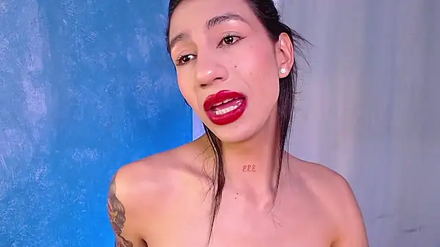 sofiaa grey  online show from 17, 1, 2025