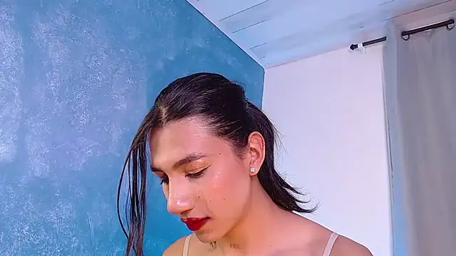 sofiaa grey  online show from 1, 2, 2025