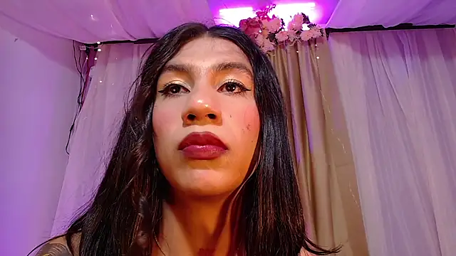 sofiaa grey  online show from 15, 3, 2025