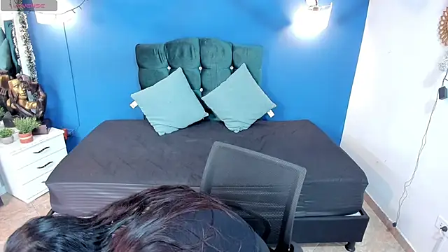 Snapshot of MIABOOBS__ chatting on 6, 1, 2025 MIABOOBS online show from 6, 1, 2025