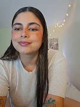 Juliietha servas online show from 24, 10, 2025