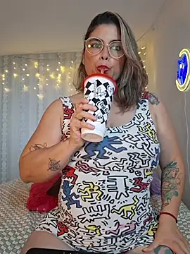 Juliietha servas online show from 22, 3, 2026