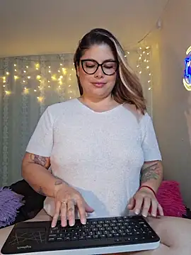Snapshot of Juliietha_servas chatting on 5, 5, 2026 Juliietha servas online show from 5, 5, 2026